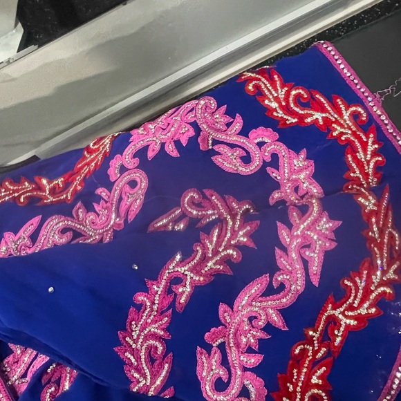 Saree - Picture 3 of 5